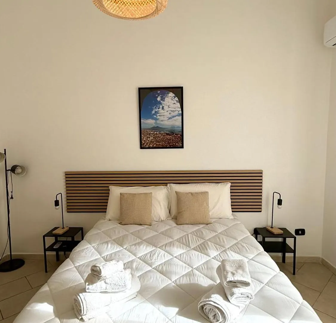Cozy Central Apartment Napoli Italy