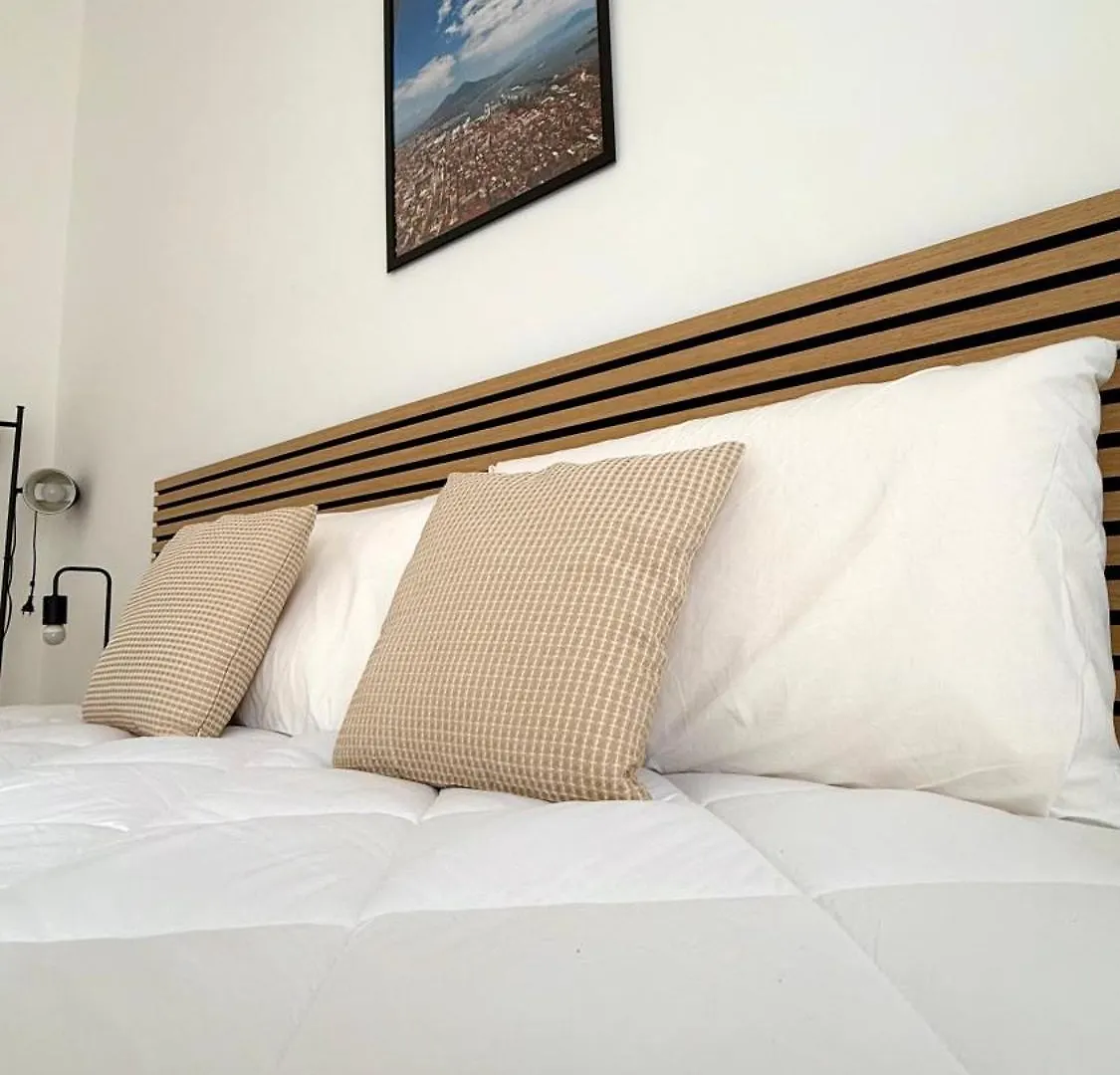 Cozy Central Apartment Napoli Italy