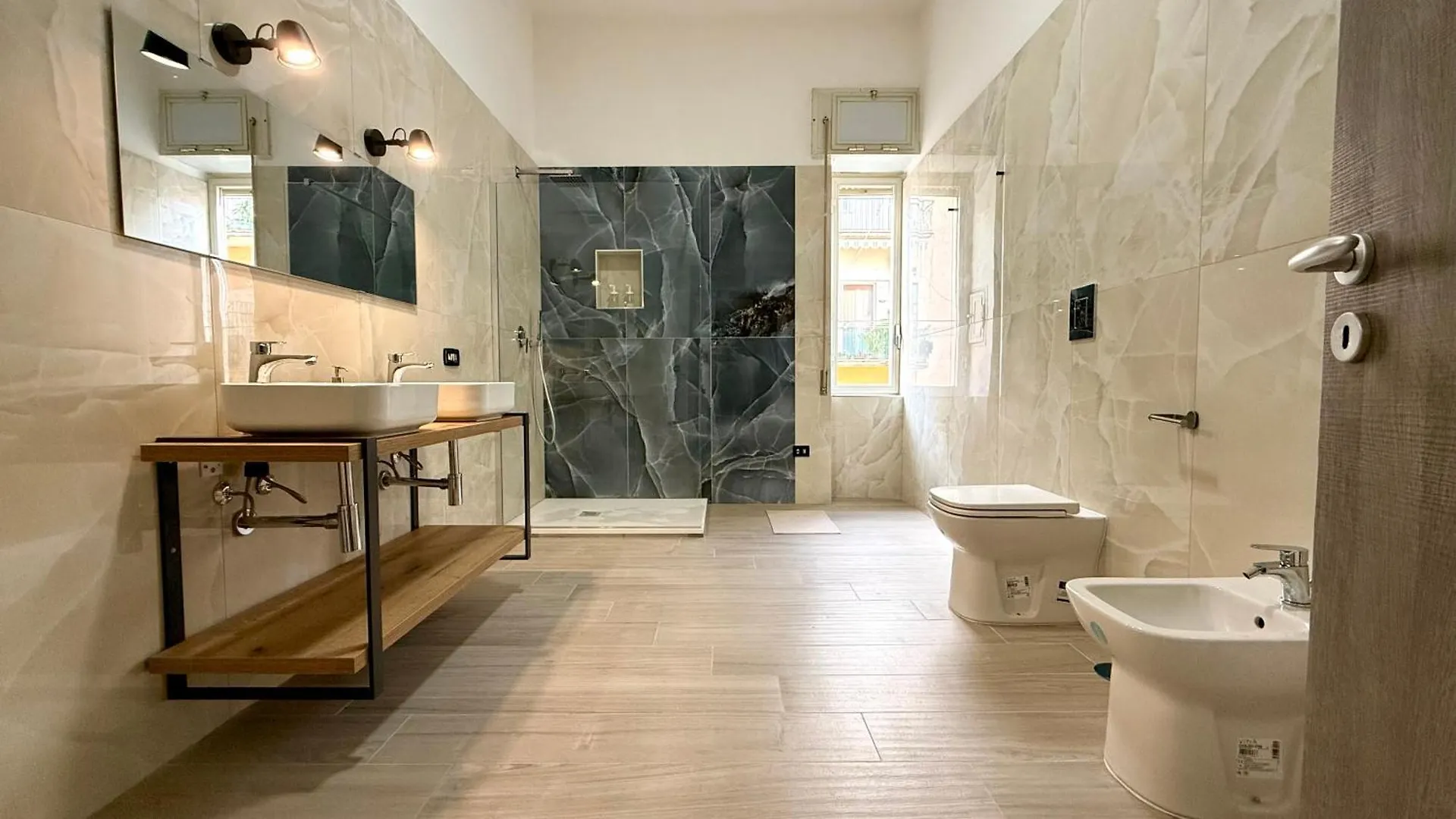 Cozy Central Apartment Napoli Italy